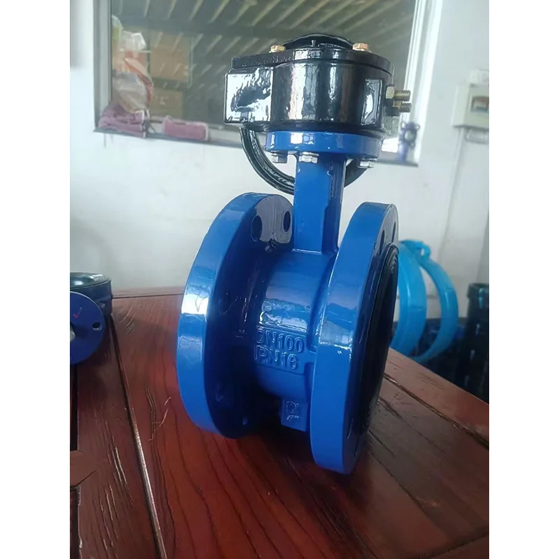 Yakapfava yakasungwa flange butterfly vhezheni yemvura yekupa pombi